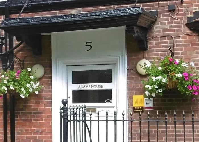 Adams House Guest house