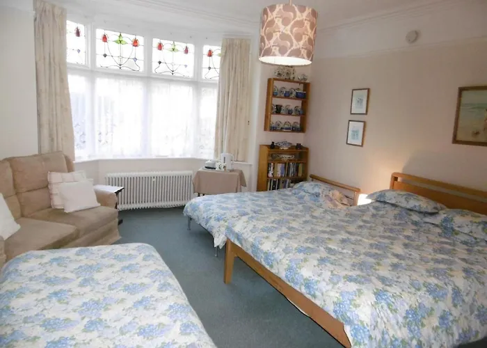 Adams House Guest house