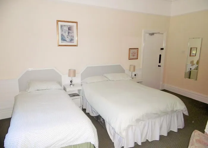 Adams House Гостевой дом *