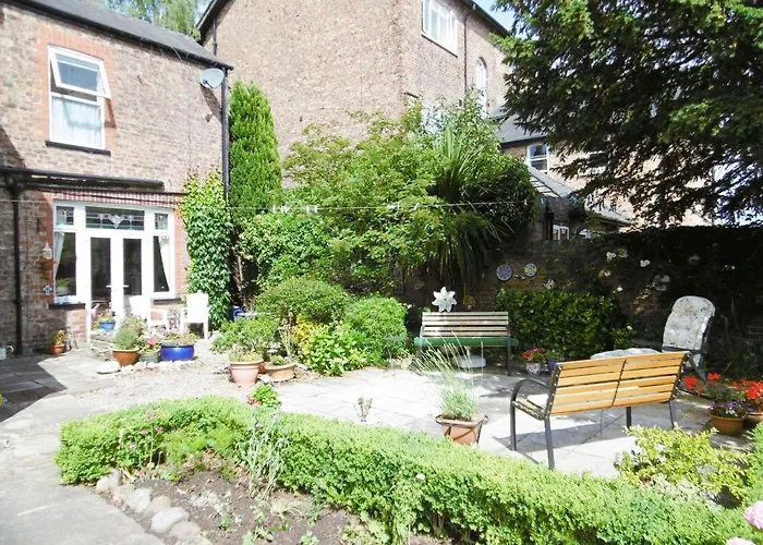 Adams House Guest house *