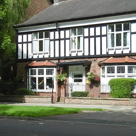 Adams House Πανσιόν