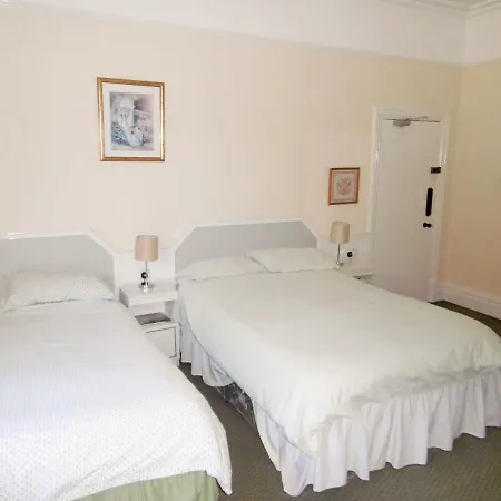 Adams House Pensionat *